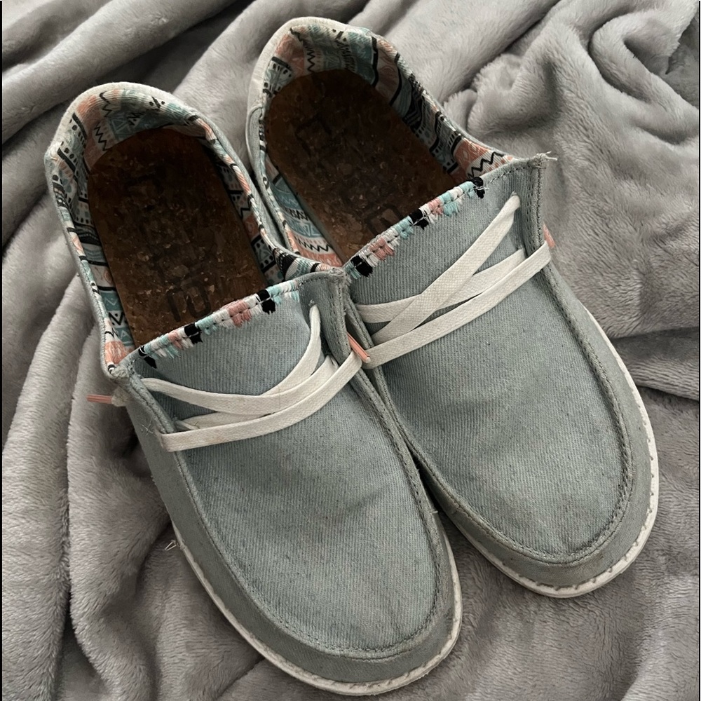 Womens HeyDudes Size 7